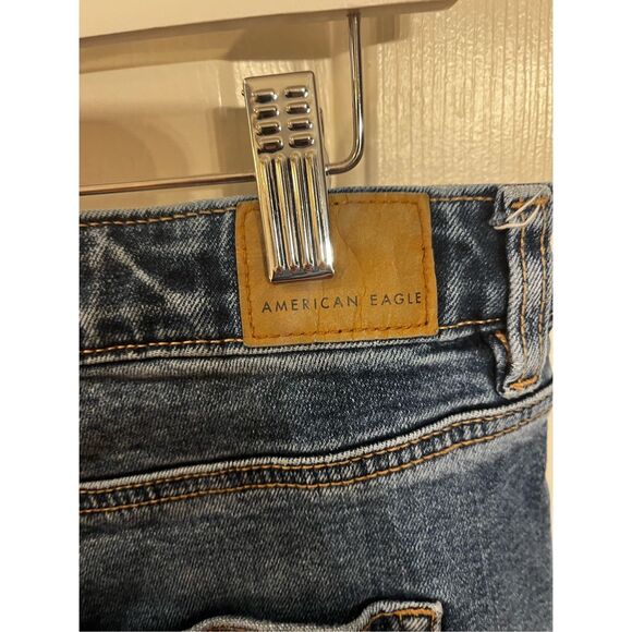 American Eagle Distressed Mom Jeans sz 16 Long Tall Inseam 32” EUC - Picture 6 of 9